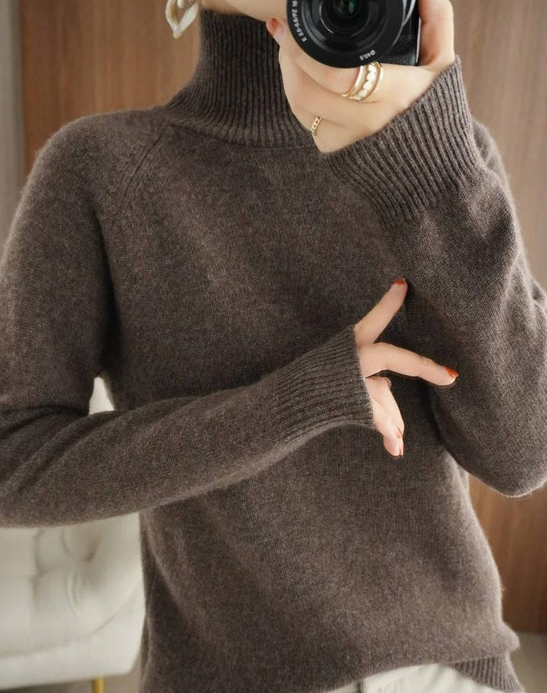 Klaudia | Sweter z golfem i prążkowanymi mankietami