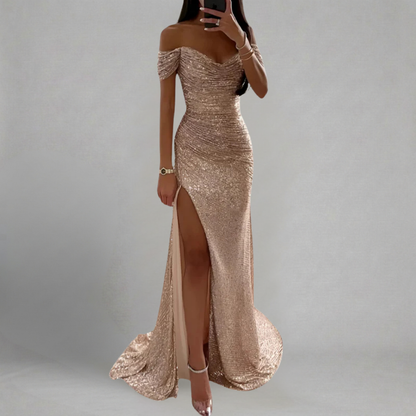 Monika - Cekinowa Suknia Balowa z Odkrytymi Ramionami i Wysokim Rozcięciem