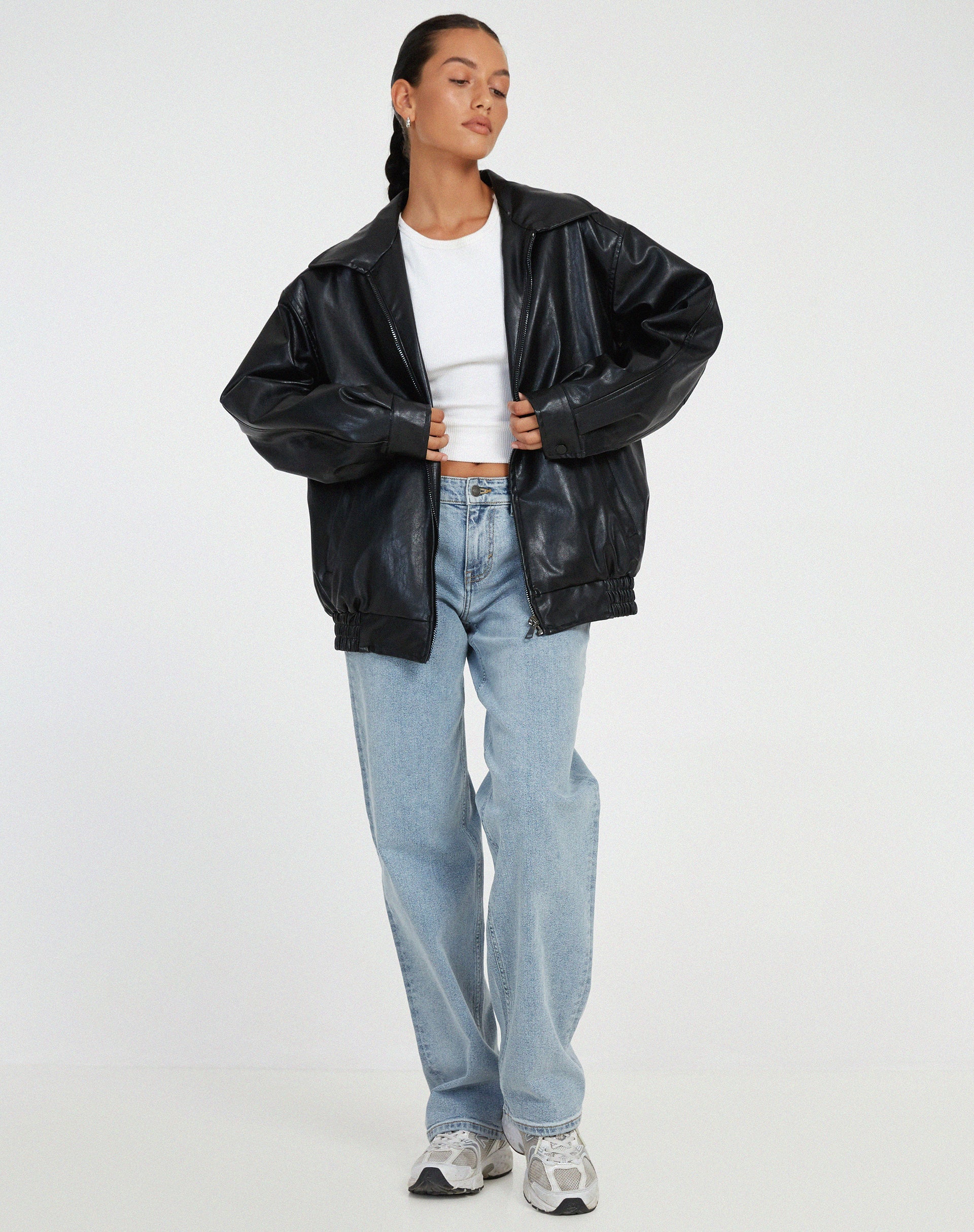 Roksana women's oversized spring bomber jacket in stylish design and vibrant color, perfect for casual outings and transitional weather. 4