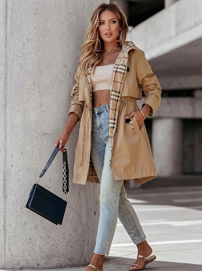 Aleksandra | Trenchcoat met capuchon en geruite voering