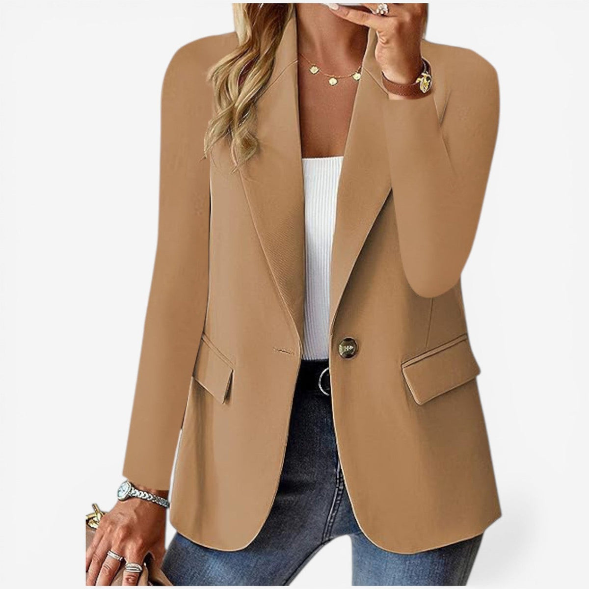 Kamila | Blazer met decoratieve knoop