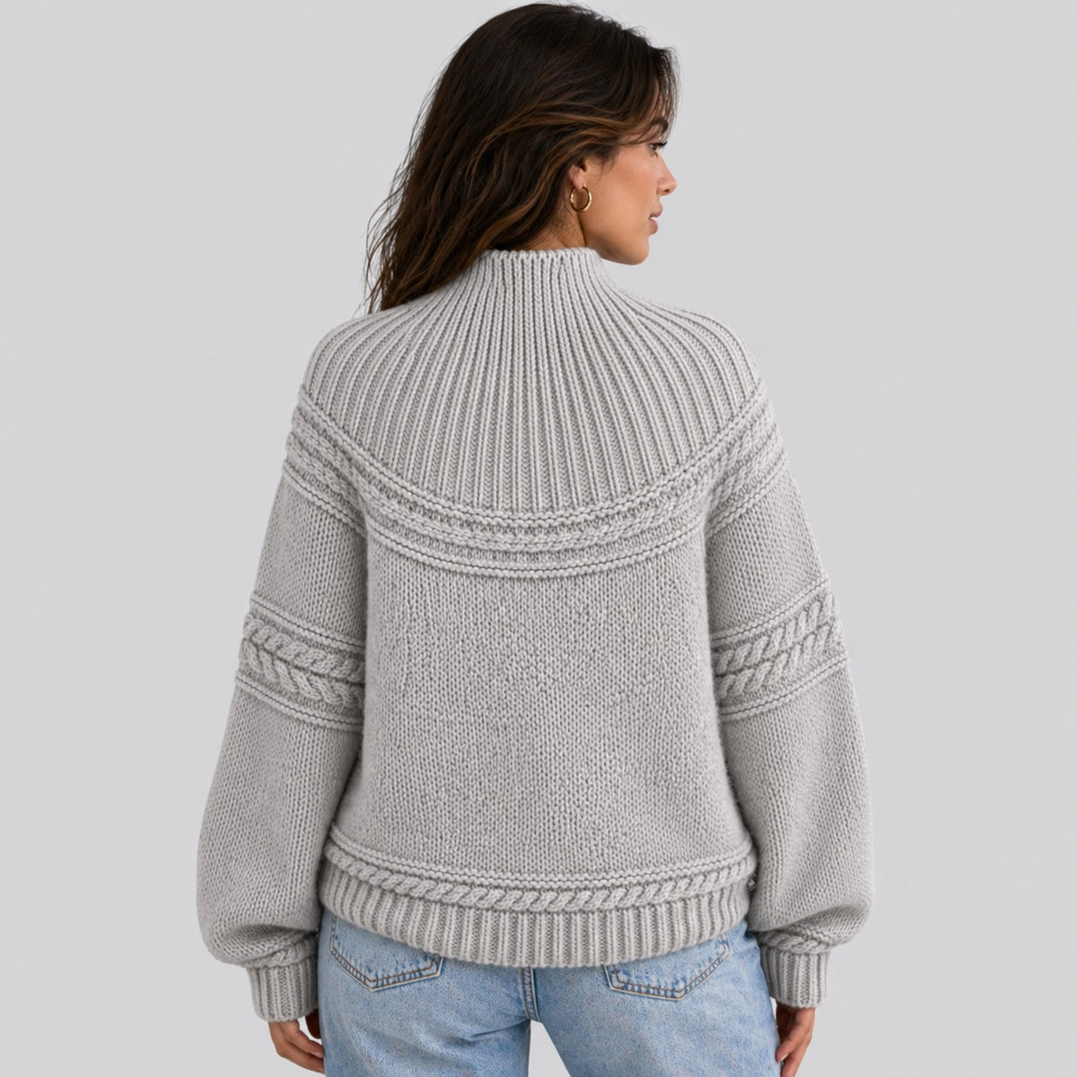 Kordelia | Sweter z warkoczami i stójką